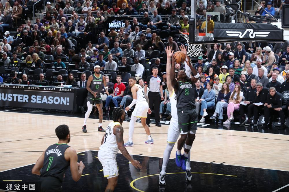 在篮球比赛 在篮球比赛