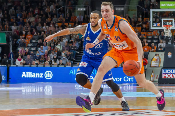 单杆破百 单杆破百