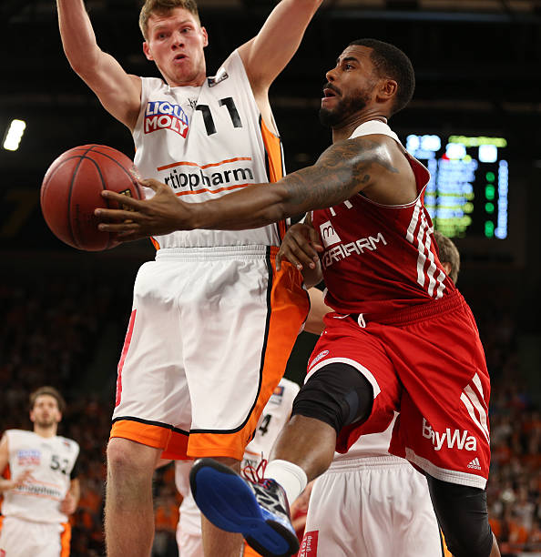 通过回顾比 通过回顾比