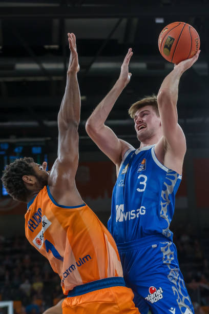 中流砥柱 中流砥柱