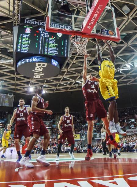 球员获得首 球员获得首